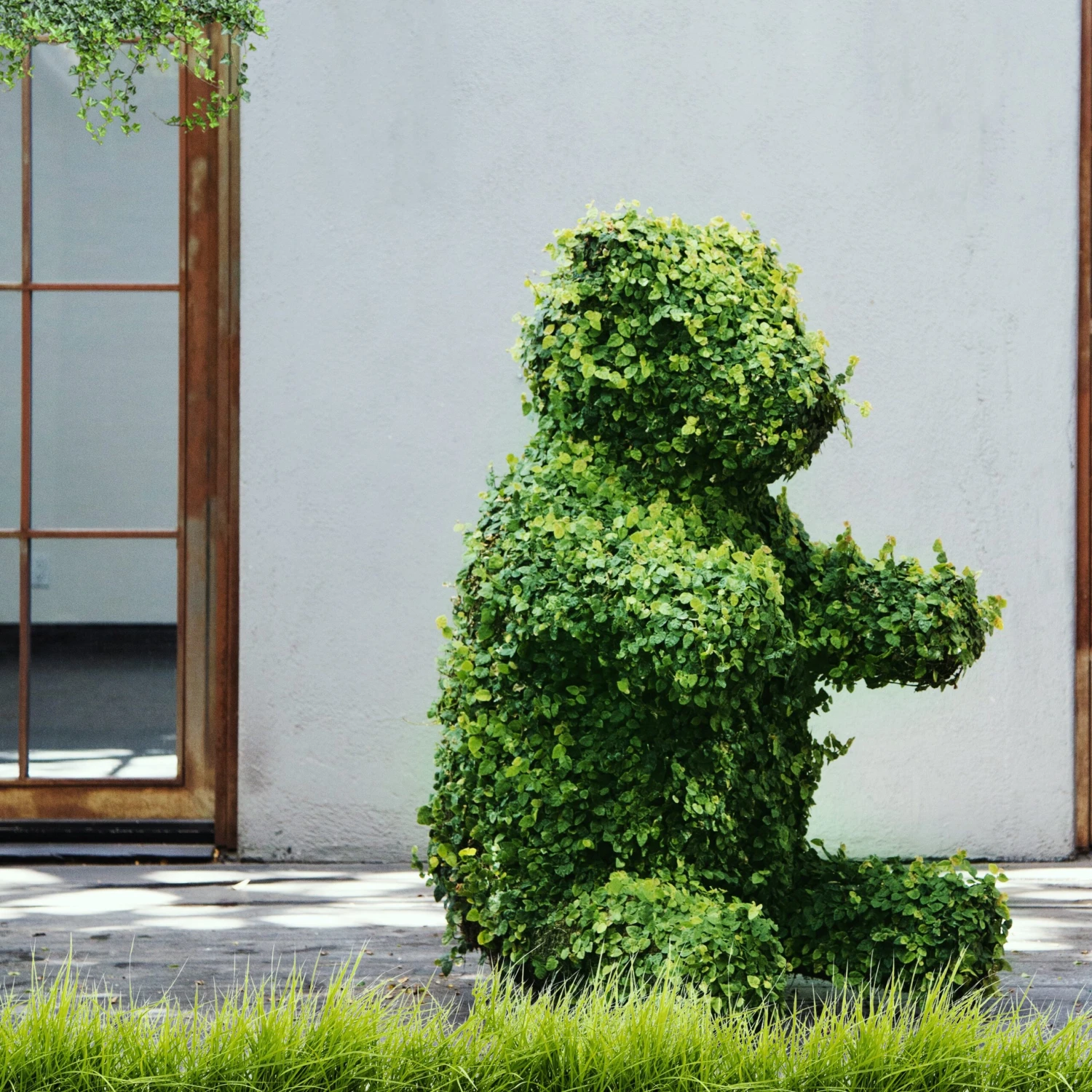 Sitting Bear Topiary 4 Sitting Bear Topiary - Image 2