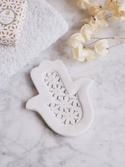 Hamsa Hand Soap Dish -Flower Gift Shop jdm8xhsmyfqkckyexe8w 39025.1637258173 1