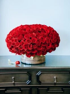 The Queen Of Thorns -Flower Gift Shop thequeenofthorns3